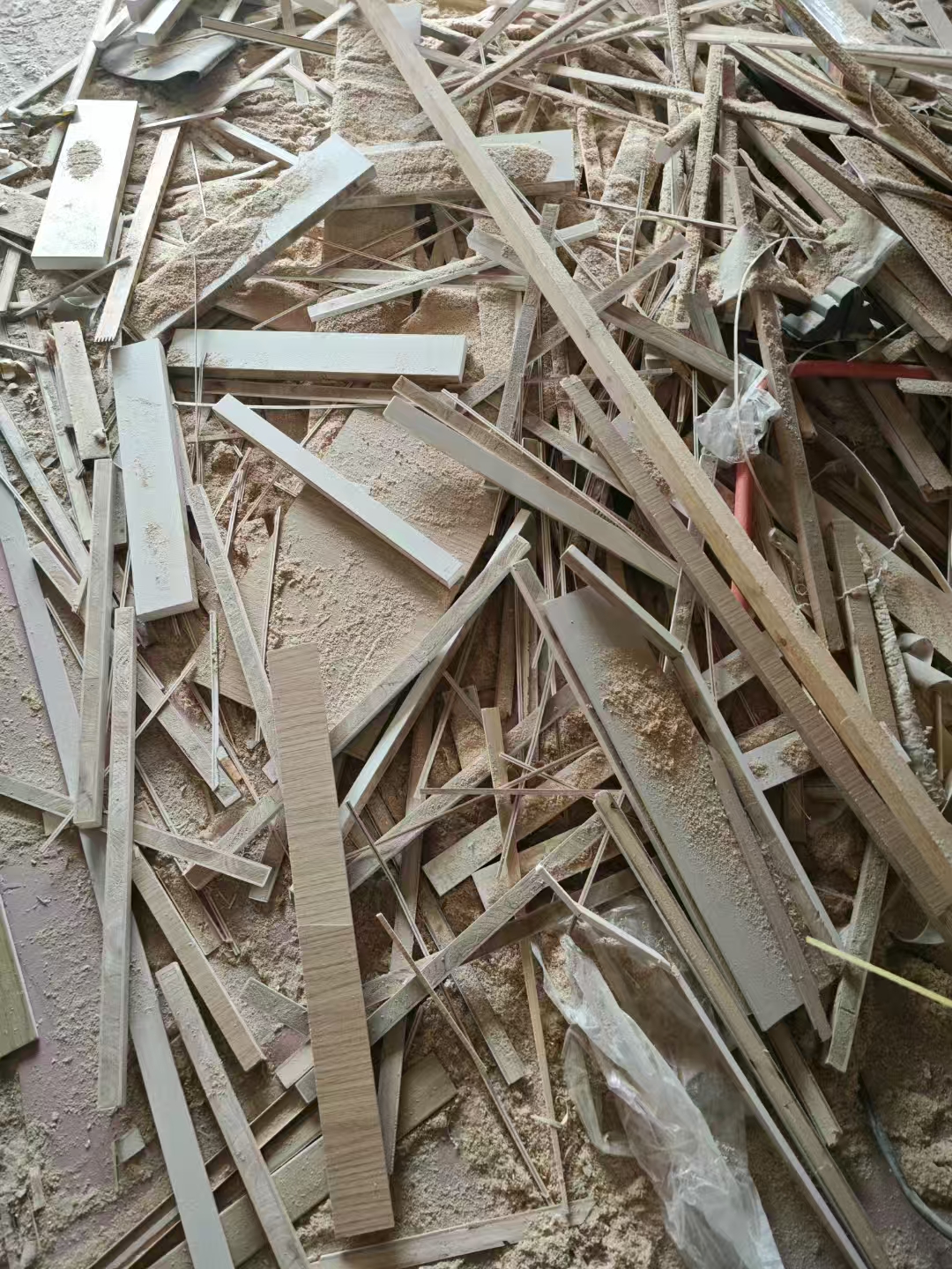 想看到是不是真木頭，請(qǐng)去工地哦